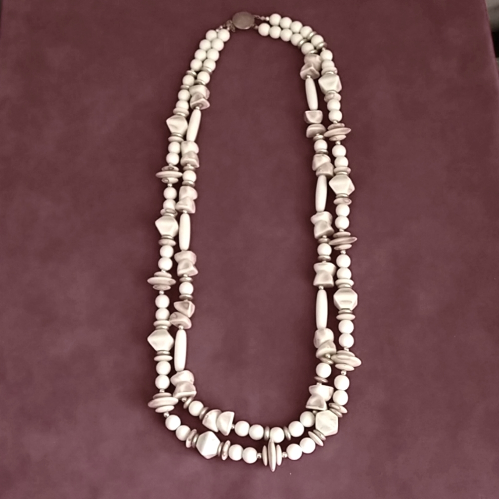 Beaded necklace